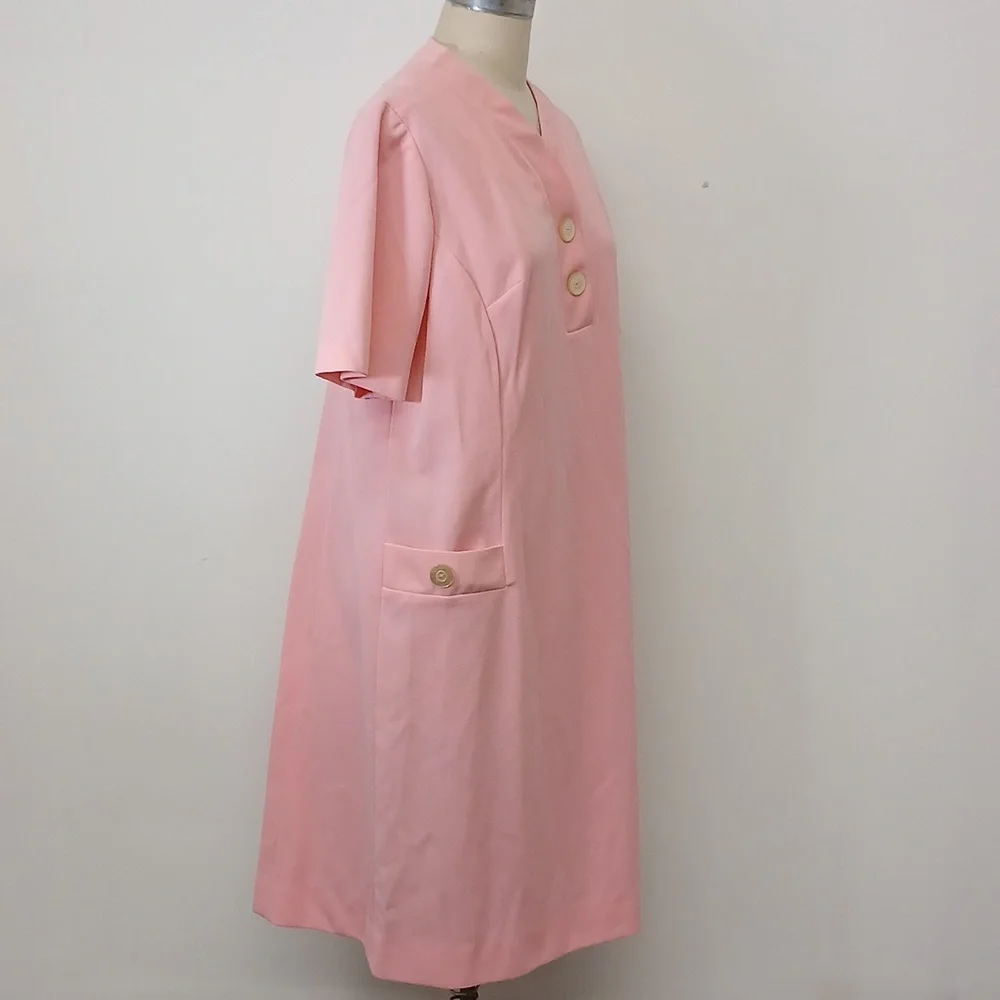 Vintage Eileen Scott Pink Polyester House Dress with Faux Pockets / Size 22 1/2